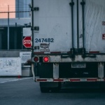 Towar pod kontrolą: jak zadbać o bezpieczny transport od magazynu do klienta