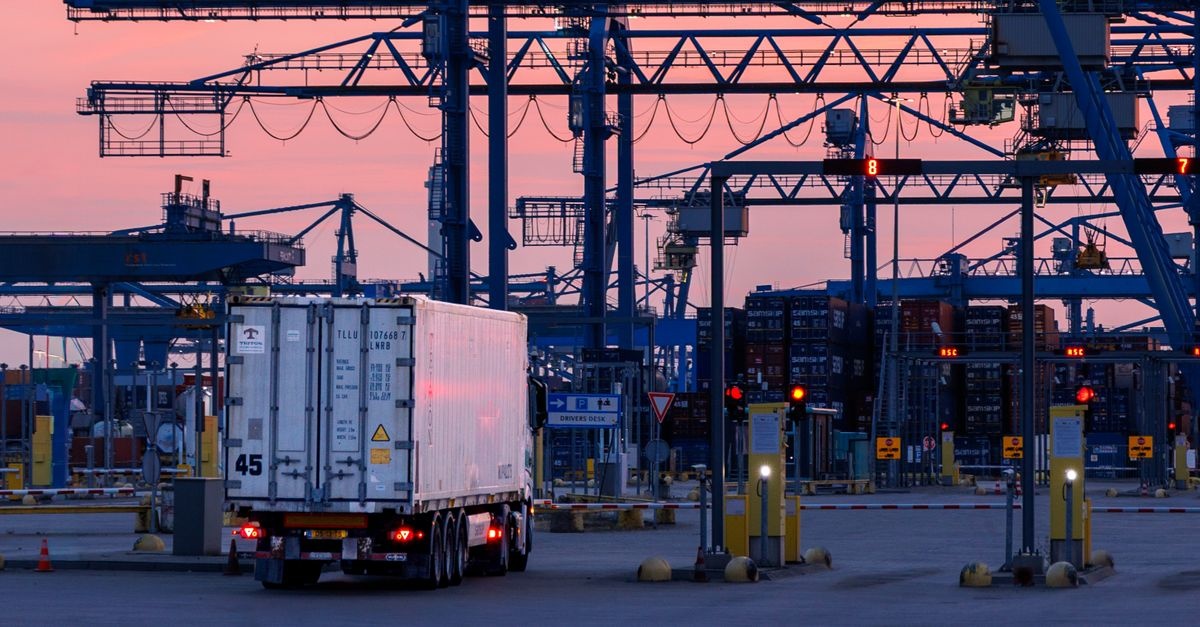 Zielona logistyka w praktyce: 10 sposobów na realne ograniczenie emisji CO₂ w łańcuchu dostaw