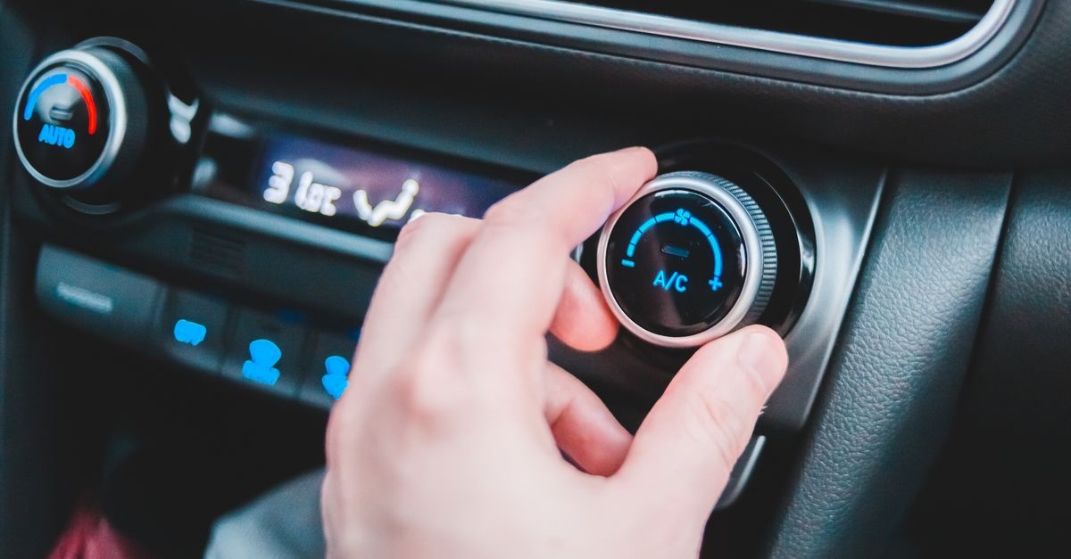 Świeże powietrze w Twoim aucie: skuteczne sposoby na odgrzybienie klimatyzacji
