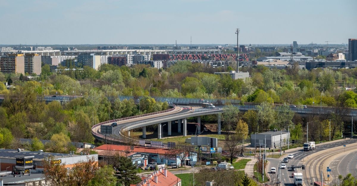 Koniec z jazdą „na pusto”: sprytne planowanie tras, które tnie koszty i emisje