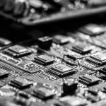 Przemysł elektroniczny na zakręcie: najważniejsze wyzwania i jak im sprostać